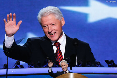 Obama showing way to modern economy: Bill Clinton