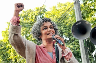 DU Professor's Arrest: Govt Incarcerating Activists, Academics, says Arundhati Roy