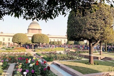 A Look at The Beauty of Mughal Garden, See Pics