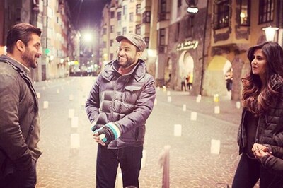 Tiger Zinda Hai: Katrina Kaif, Salman Khan and Ali Abbas Zafar Share a Light Moment On Set