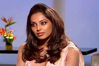 Bipasha urges stars to do issue-based films for free