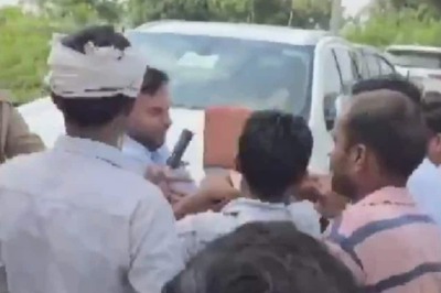 Villagers Thrash Revenue Officers In Front Of Police Over Bulldozer Action In UP's Farrukhabad | Video