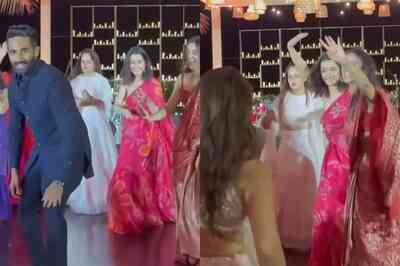 Shraddha Kapoor Dances to ‘Mujhse Shaadi Karoge’ at Best Friend's Wedding, Video Goes Viral; Watch