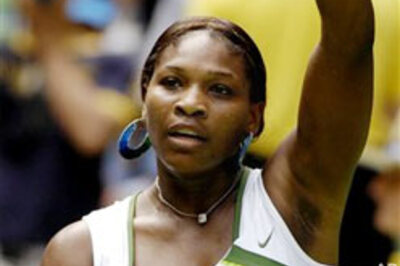 Serena books semi-final place