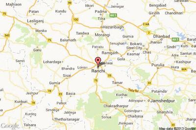 Suspected Maoists abduct three SBI officials