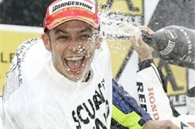 Rossi wins Japan Grand Prix, bags MotoGP title