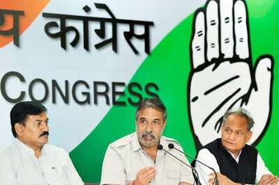 Indian Economy in Crisis, Fiscal Deficit Actually at 8 Percent, Says Congress Leader
