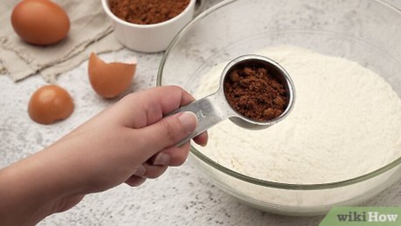 How to Turn Vanilla Cake Mix Into Chocolate: Tips and Tricks