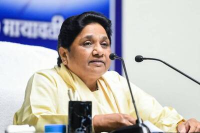 Some Meet Akhilesh, Others Want Separate Party: Squeezed BSP Faces Major Crisis in Run-up to 2022 Polls