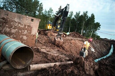 Small Minneapolis Event Eyes Klobuchar To Help Stop Line 3
