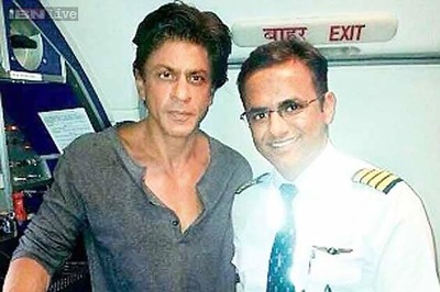 Love for selfies in the air, Jet Airways pilot poses with friends in cockpit