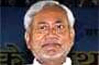 Nitish blames Congress for plight of Muslims
