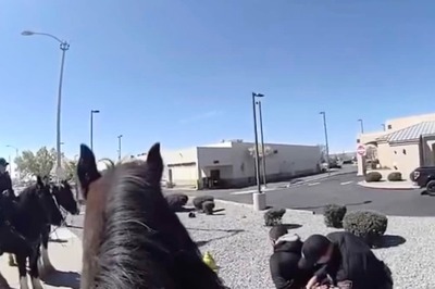 Watch: US Shoplifter Chased By Police On Horses In Albuquerque, New Mexico