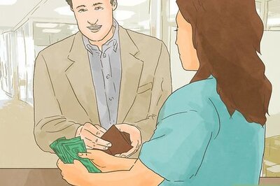 How to Manage Your Finances with No Bank Account