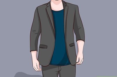 How to Wear a T Shirt with a Blazer