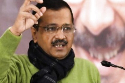 Kejriwal Attacks BJP for 'Crumbling Education' System in Gujarat