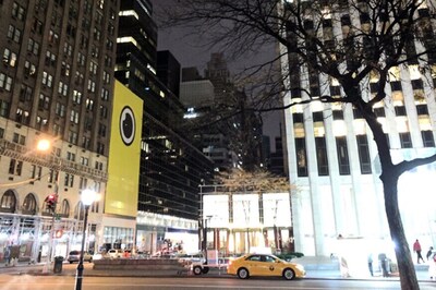 Snapchat Starts Selling Spectacles at Pop-up Vending Machines in New York City