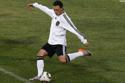 Real Madrid sign Oezil subject to medical