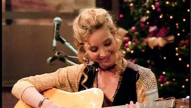 Lisa Kudrow aka Phoebe Buffay Reveals She Hasn't Watched All 'Friends' Episodes
