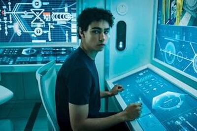 Review: YA Sci-fi Thriller 'Voyagers' Doesn't Quite Take Off