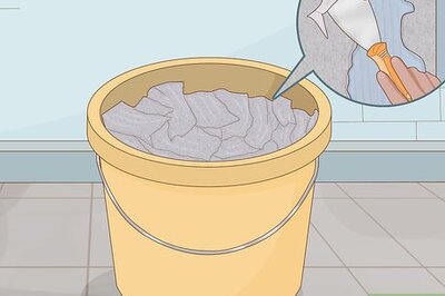 How to Dispose of Wallpaper Paste