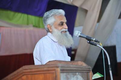 Women Who Wear Jeans and Shirt Give Birth to Transgenders: Kerala Professor