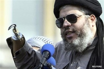 Britain to extradite Islamist Abu Hamza to US