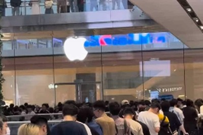 Watch: Apple Fans Queue Up For Hours Outside New Store In Malaysia