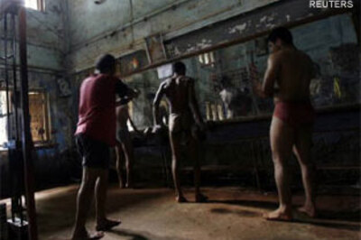 Victorious Indian grapplers return from Asian event