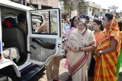 'Rasta Roko' Staged in Maha's Karad and Kolhapur, Prithviraj Chavan's Wife and Several Farmers Detained