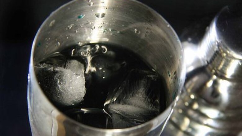 How to Make a Black Margarita