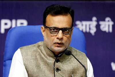 Unevenness in Taxes Paid by Salaried Class, Business People, Says Hasmukh Adhia
