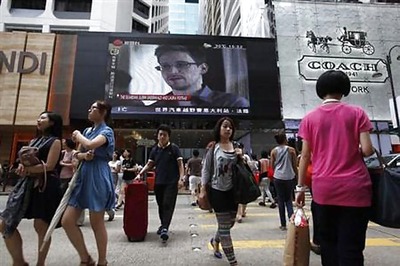 China 'gravely concerned' by Snowden's claims of US cyber attacks