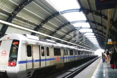 Delhi Metro Sees Long Queues on Day 2 of Curbs; Rajiv Chowk Station to be Closed on NY Eve