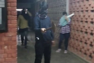 JNU Violence LIVE Updates: Amit Shah Calls Up Delhi Police, Takes Stock of Situation as Cops Enter Campus After Masked Mob Assaults Several Students, Teachers