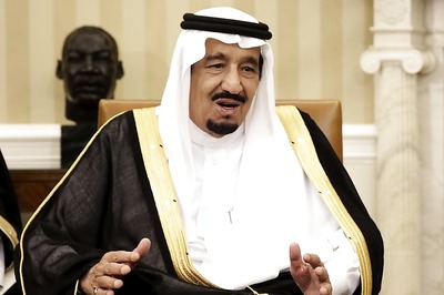 Saudi King Orders New Allowances to Offset Rising Cost of Living