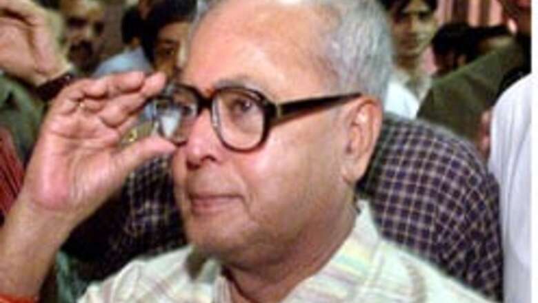India won't intervene in SL crisis: Pranab