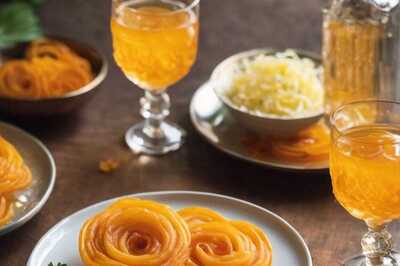 Diwali Cheers: Cocktail Pairings with Festive Indian Sweets
