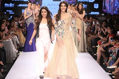LFW 2015, day 5: Kriti Sanon dazzles on the ramp for Sonaakshi Raaj