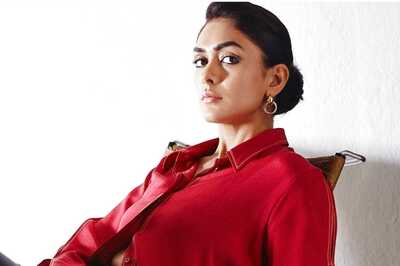 Mrunal Thakur on Her 'Biggest Fear' in Romantic Relationship: 'My Partner Would be Cheating on Me'