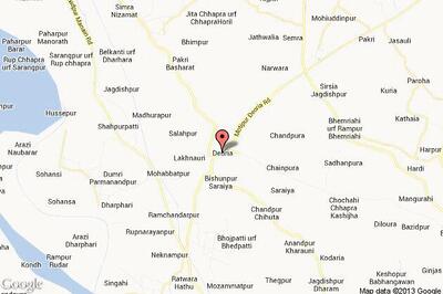 Tractor comes into contact with live wire, eight injured