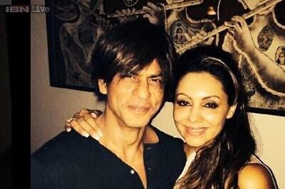 Snapshot: Gauri Khan celebrates her 44th birthday with Shah Rukh Khan, Hrithik Roshan and Karisma Kapoor