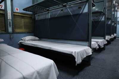 50 Isolation Coaches, Each with 2 Oxygen Cylinders, Placed at Delhi's Shakur Basti Rail Station