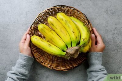 How to Stop Bananas from Turning Brown Too Quickly