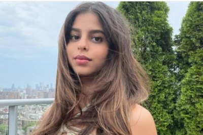 Suhana Khan Shares Pic in Green Dress, Ananya Panday Calls Her 'Tinkerbell'