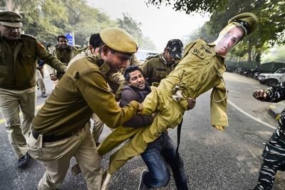 Youth Congress Activists Protest Against UP Police's 'Manhandling' of Priyanka Gandhi