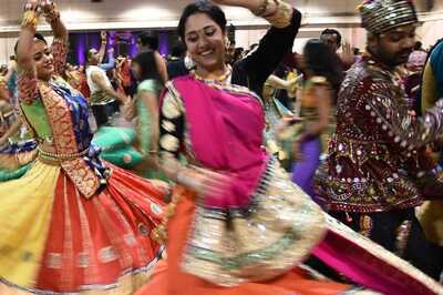 Navratri 2021: From Dholi Taro to Shubhaarambh, Bollywood Songs That are Perfect to Groove to This Navratri; Watch Videos