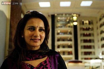 Want to make a commercial romantic-comedy film: Poonam Dhillon