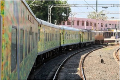 On This Day: First Indian Passenger Train Ran In Mumbai between Bori Bunder and Thane