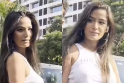 Poonam Pandey Risks Wardrobe Malfunction With Her Dangerously Short Crop Top; Watch Video
